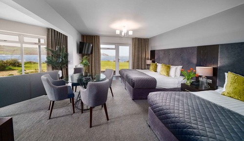 Luxury Studio Suite, 1 King Bed, Hot Tub, Sea View