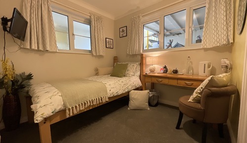 R1 Single En-suite Room