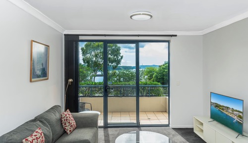 Two Bedroom Lakeview Apartment