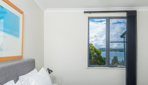 One Bedroom Lakeview Apartment