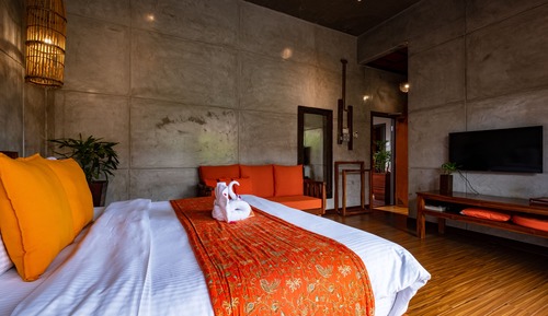 Superior Double (Garden View with Bathtub)