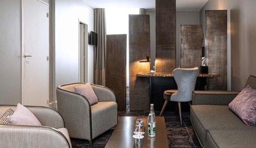 Junior Suite, Annex Building