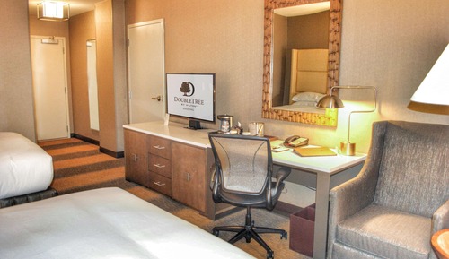 Room, 2 Queen Beds, Accessible (Roll In Shower)