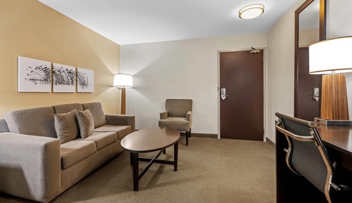 Suite, 1 King Bed, Accessible, Non Smoking
