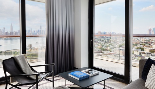 Suite, Balcony, Corner (Gotham, Wraparound)