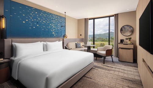 Standard Room, 1 King Bed (Top Floor)