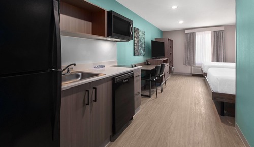 Suite, 2 Queen Beds, Non Smoking