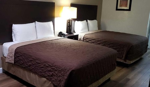 Double Room, Smoking