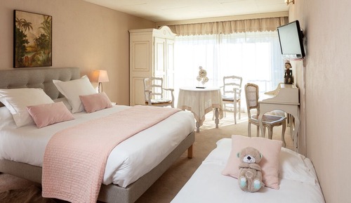 Classic Triple Room, Ensuite