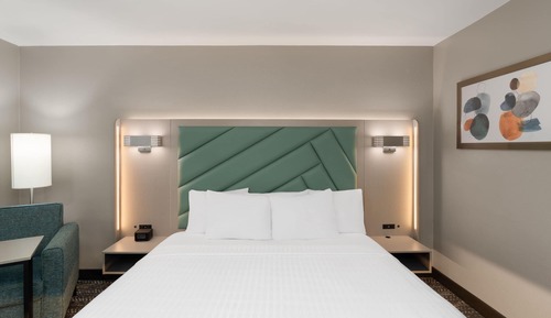 Room, 1 King Bed, Mobility Accessible, Non Smoking