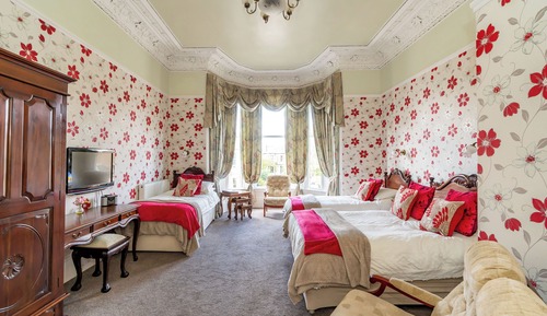 Deluxe Quadruple Room