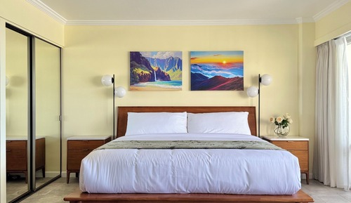 Panoramic Beachfront Studio Suite, 1 King Bed and 1 Sofa bed, Full Kitchen, 5-Minute Walk to Beach