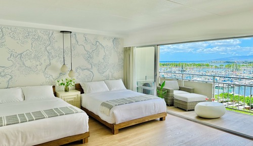 Oceanview Studio Suite, 2 Queen beds with 1 Sofa bed, Full Kitchen, 5-Minute Walk to Beach