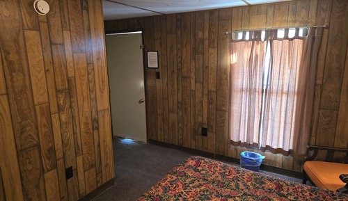Economy Room