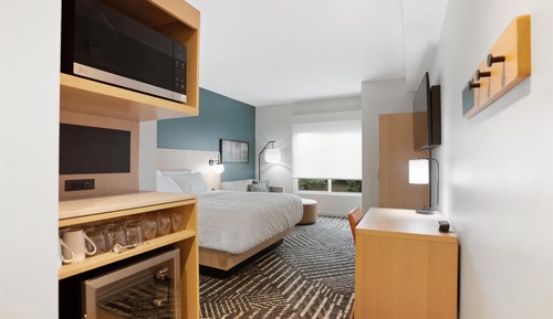 Room, Multiple Beds (Den)