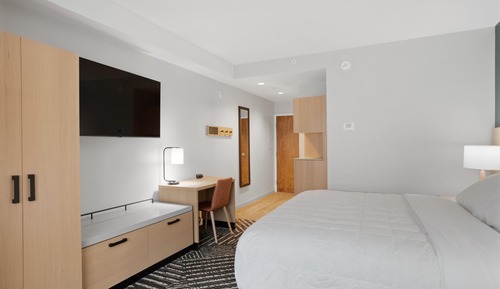 Room, Multiple Beds (Den)
