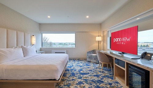Deluxe Room, 1 King Bed, Hearing Accessible, Non Smoking