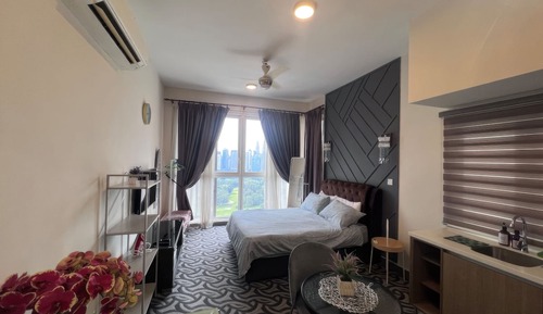 Superior Studio, 1 Queen Bed, Balcony, City View