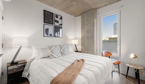 Grand Apartment, City View