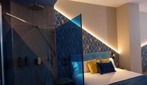 Premium Apartment with ambient shower