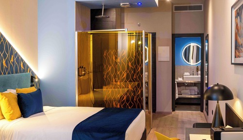 Room with shower X 2