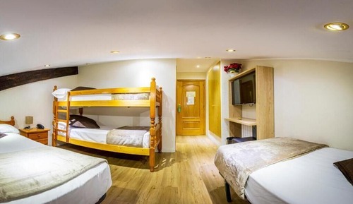 Comfort Quadruple Room, City View