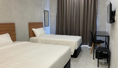 Deluxe Triple Room, Multiple Beds, Non Smoking, Balcony