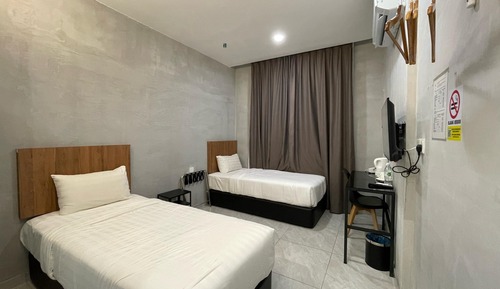 Deluxe Twin Room