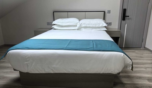 Deluxe Studio Suite