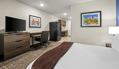 Room, 1 Queen Bed, Mobility Accessible (Hearing Impaired, Roll In Shower)