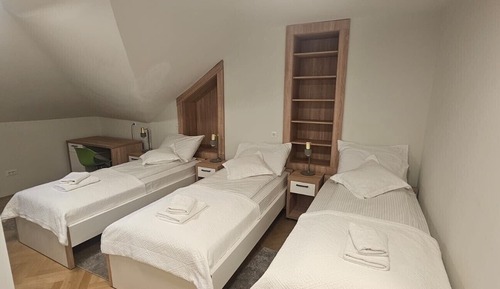 Economy Triple Room, 3 Twin Beds, Private Bathroom