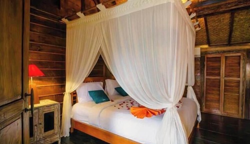 Anggrek Wooden Suite