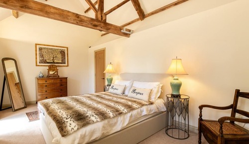 Comfort Room, Garden View