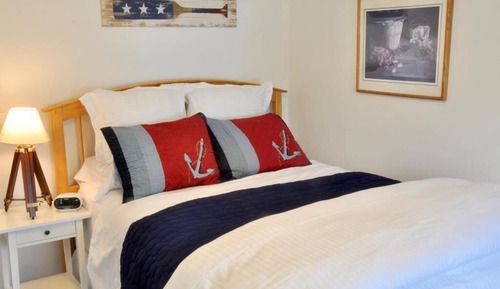 Basic Room, 1 Queen Bed