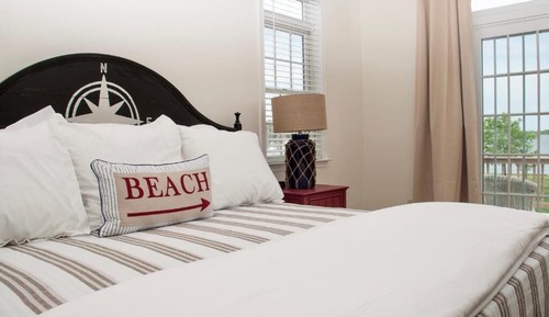 Comfort Room, 1 King Bed, Bay View