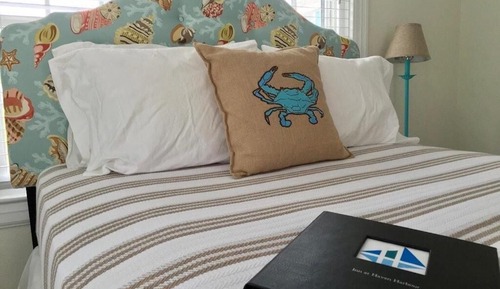 Comfort Room, 1 Queen Bed, Resort View