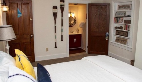 Comfort Room, 1 Queen Bed