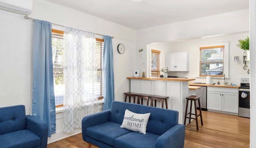 House, Multiple Beds, Kitchen, Garden View (728 Johnson Ave)