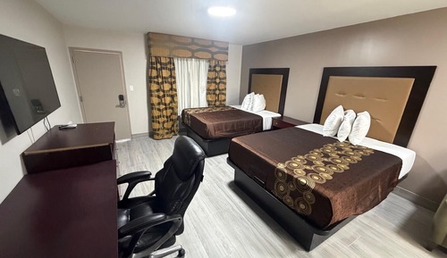 Deluxe Room, 2 Queen Beds, Smoking