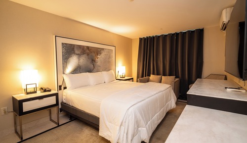 Deluxe Room, 1 King Bed