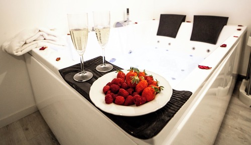 Deluxe Apartment, 1 Double Bed with Sofa bed, Hot Tub, Garden View