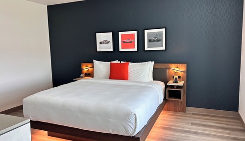 Suite, 1 King Bed, Accessible, Non Smoking