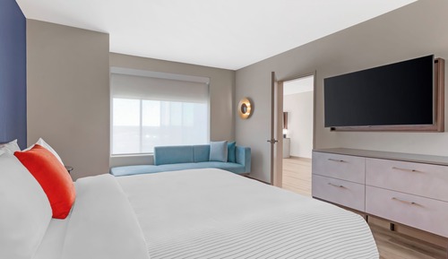 Suite, 1 King Bed, Non Smoking
