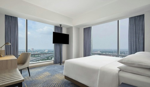 Junior Suite, 1 King Bed (View)