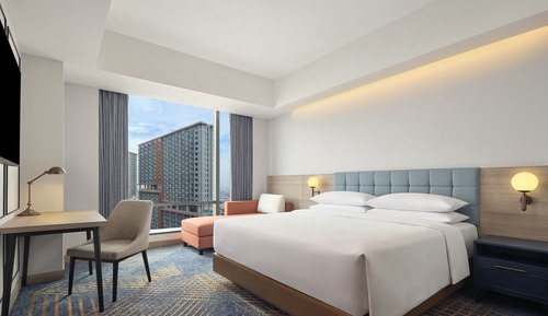 Executive Suite, 1 King Bed, City View