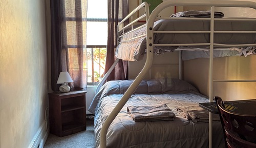 Family Room, City View - 5