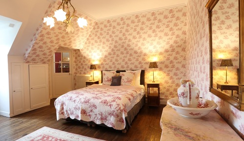 Deluxe Room, 1 King Bed, Garden View