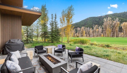 Four Bedroom Fairway Cabin Golf View