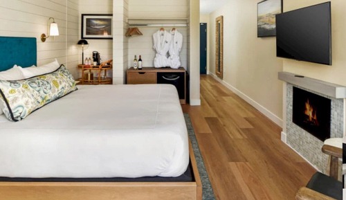 Suite, Accessible, Private Bathroom (CALIFORNIA KING PATIO - East)