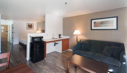 Suite, 1 King Bed, Accessible, Non Smoking